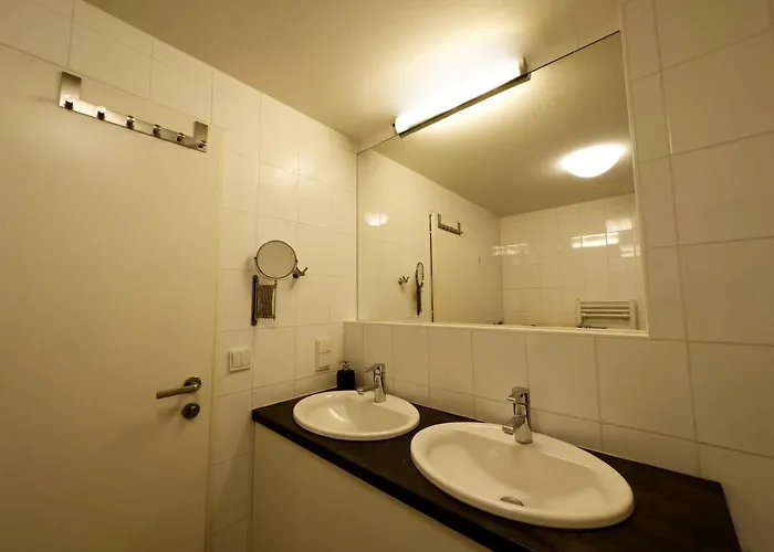 Luxurious 110m2 In The Center 10 Min Walk To Stephansplatz דירה *